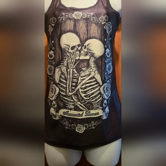 Hot Topic NWOT "Immortal Lovers" Skull Graphic black Tank Top szM - Picture 3 of 6